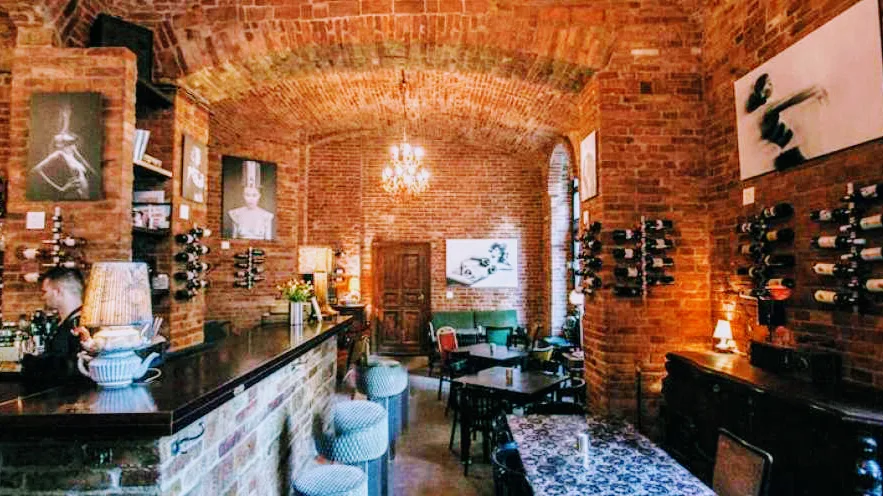 DOBLO Wine Bar