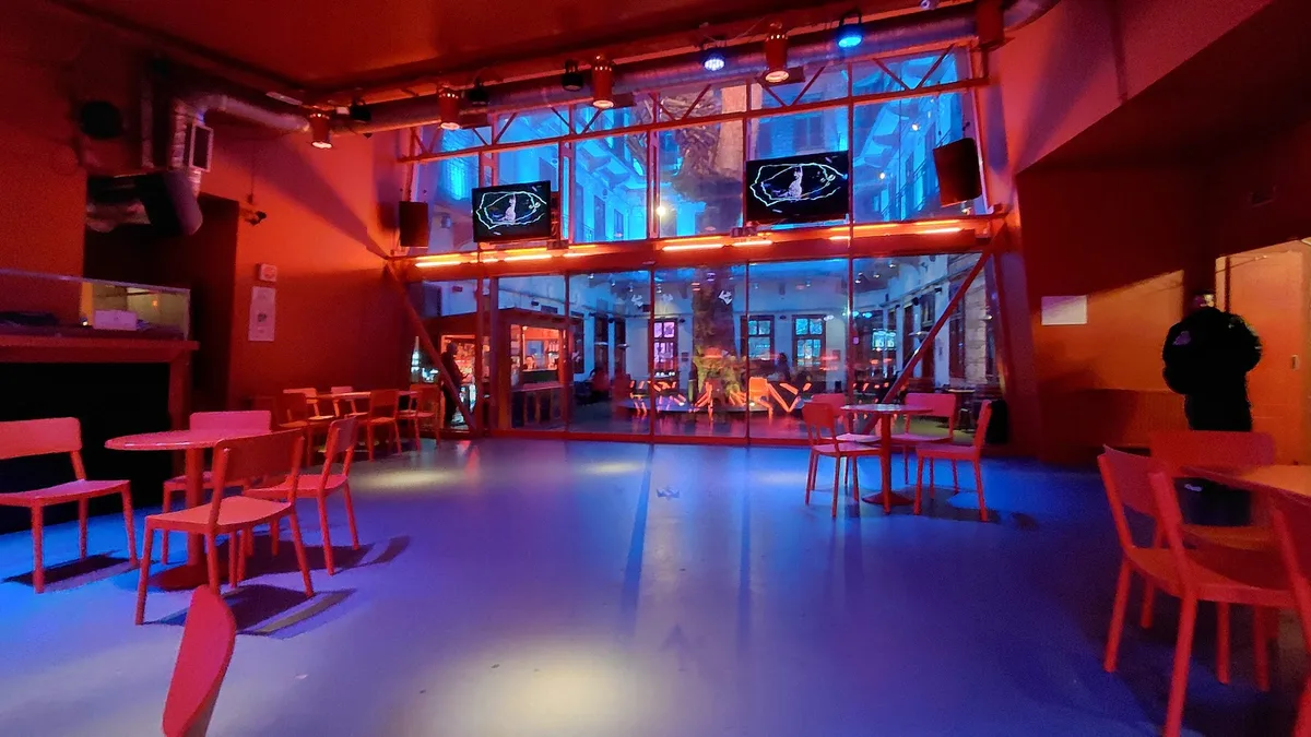 Doboz Ruin Pub & Bar